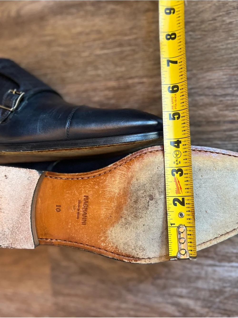 Magnanni refined navy